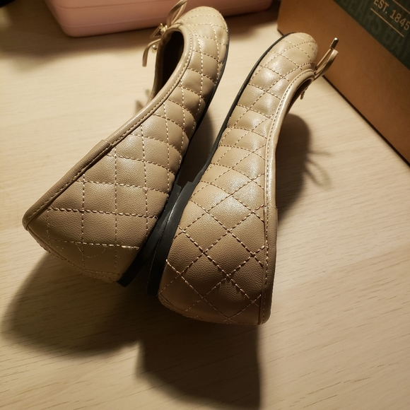 Guess Women's slip on flats - Picture 8 of 8